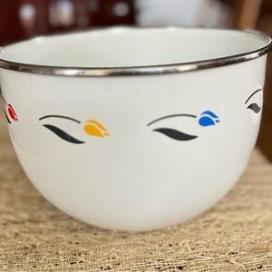 Vintage  Kobe White Floral-Enamel Bowl with Multicolor Tulip Motif